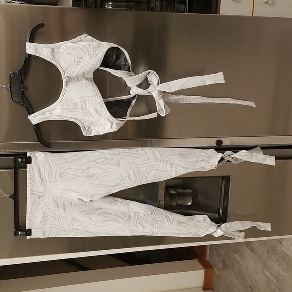 💕DEVON WINDSOR💕 Workout Set Ellie Top + Sophia Leggings ~ Blanco White S NWT - Picture 9 of 15